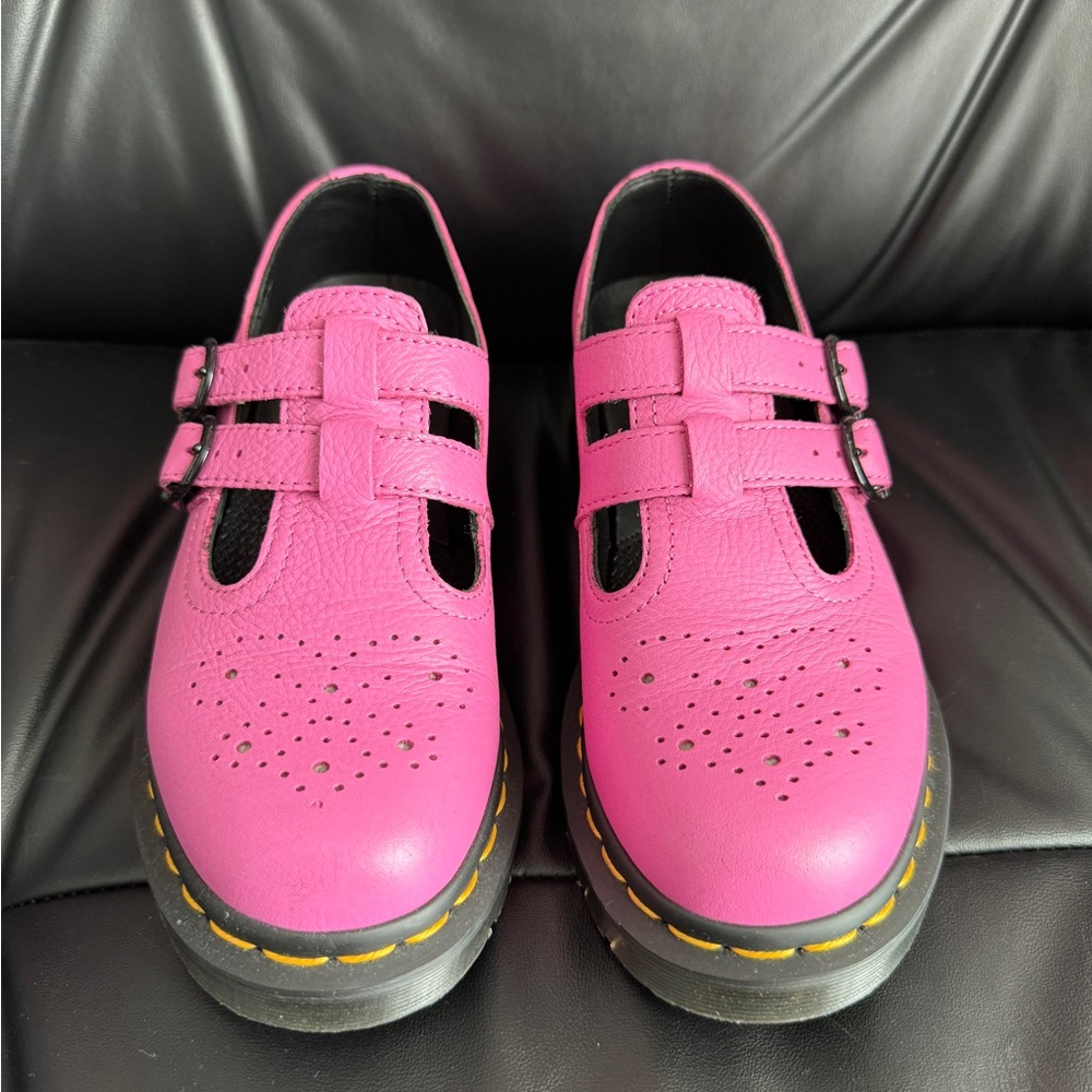 Dr. Martens Women’s Mary Jane 8065 Leather Shoes in Pink - size 6 women’s